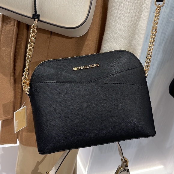 MICHAEL KORS
Jet Set Travel Medium Dome Crossbody Bag
Black - Picture 11 of 16